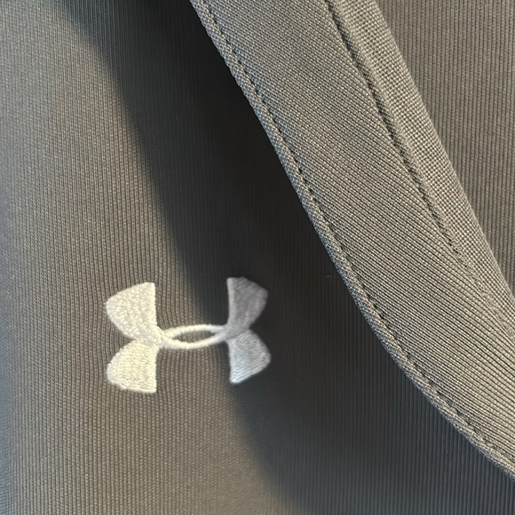 LIKE NEW- Under Armour Althetic polo size XL - Picture 3 of 5